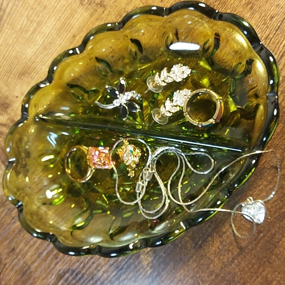 Vintage Green Glass Candy Dish - Picture 14 of 14